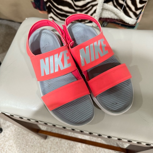 Nike Sandals - Picture 1 of 6